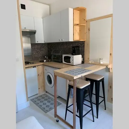 Petit En Centre باستيا