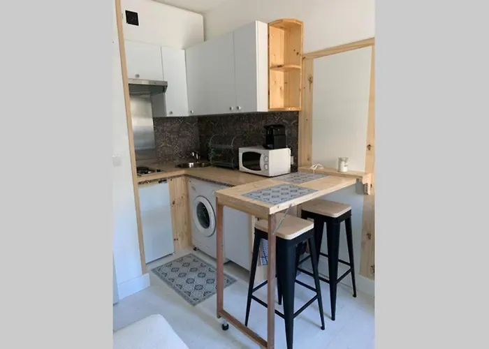 Petit En Centre باستيا
